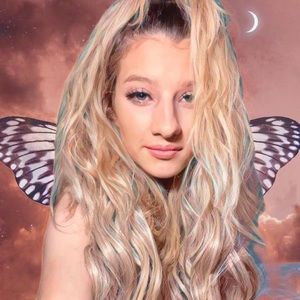 Meet your Posher, Cecily